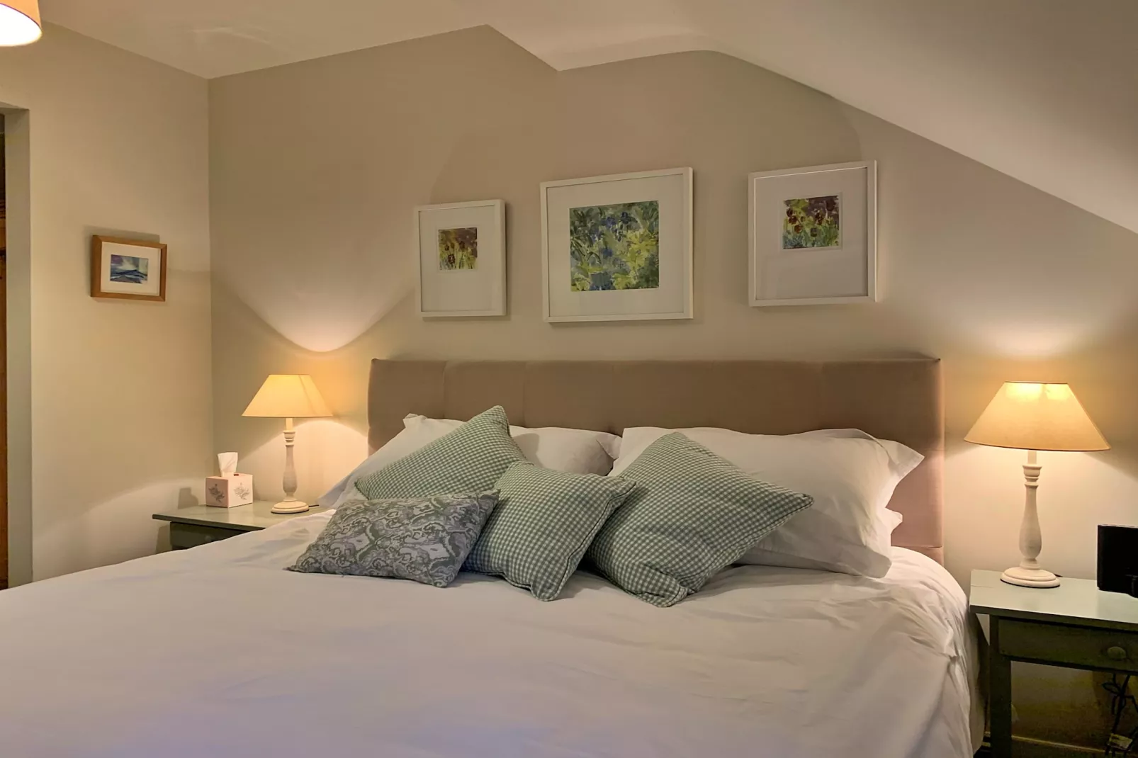 Ingleby Manor - Manor Cottage-Bedroom