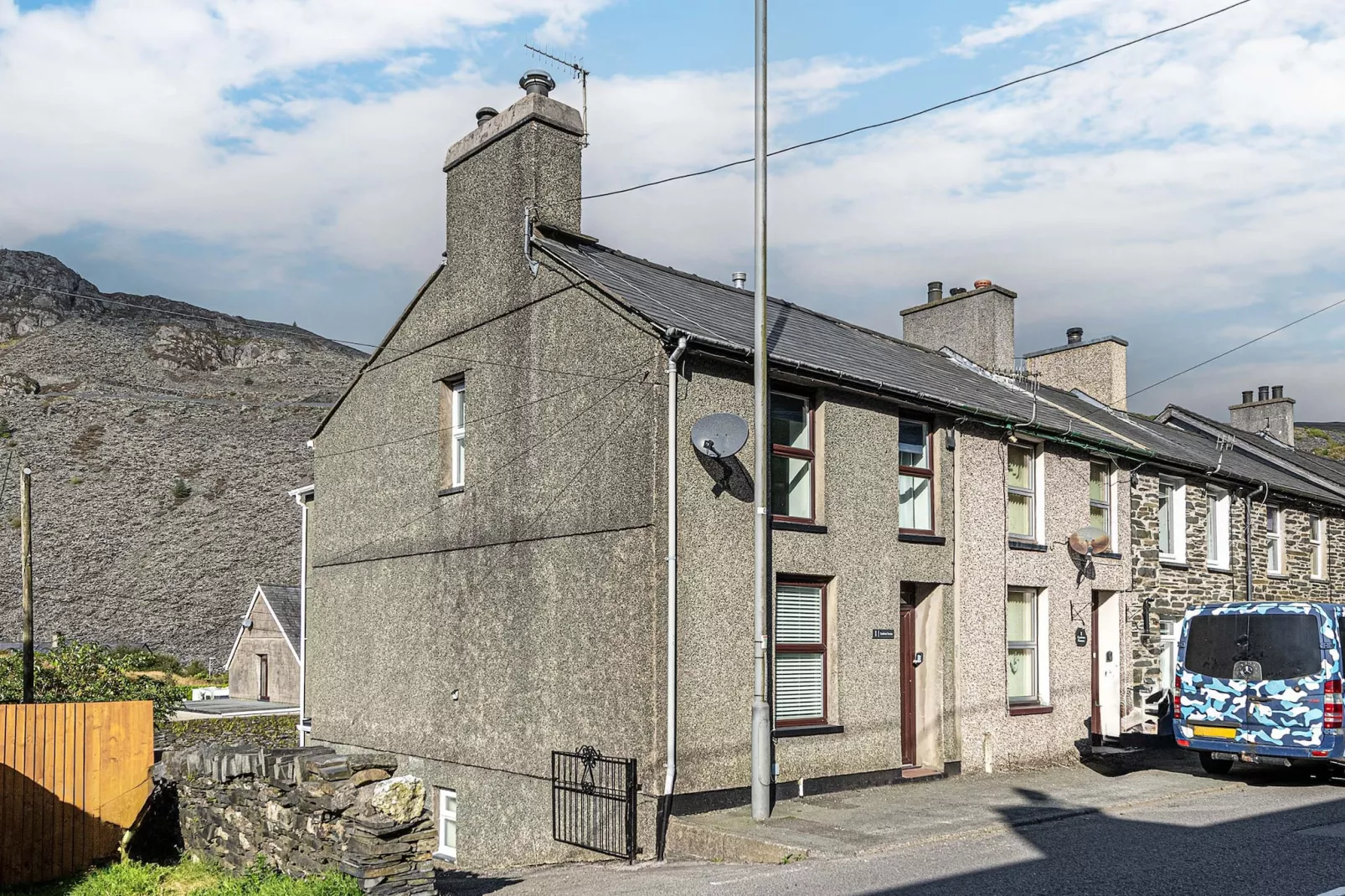 The Moelwyn-Exterior summer