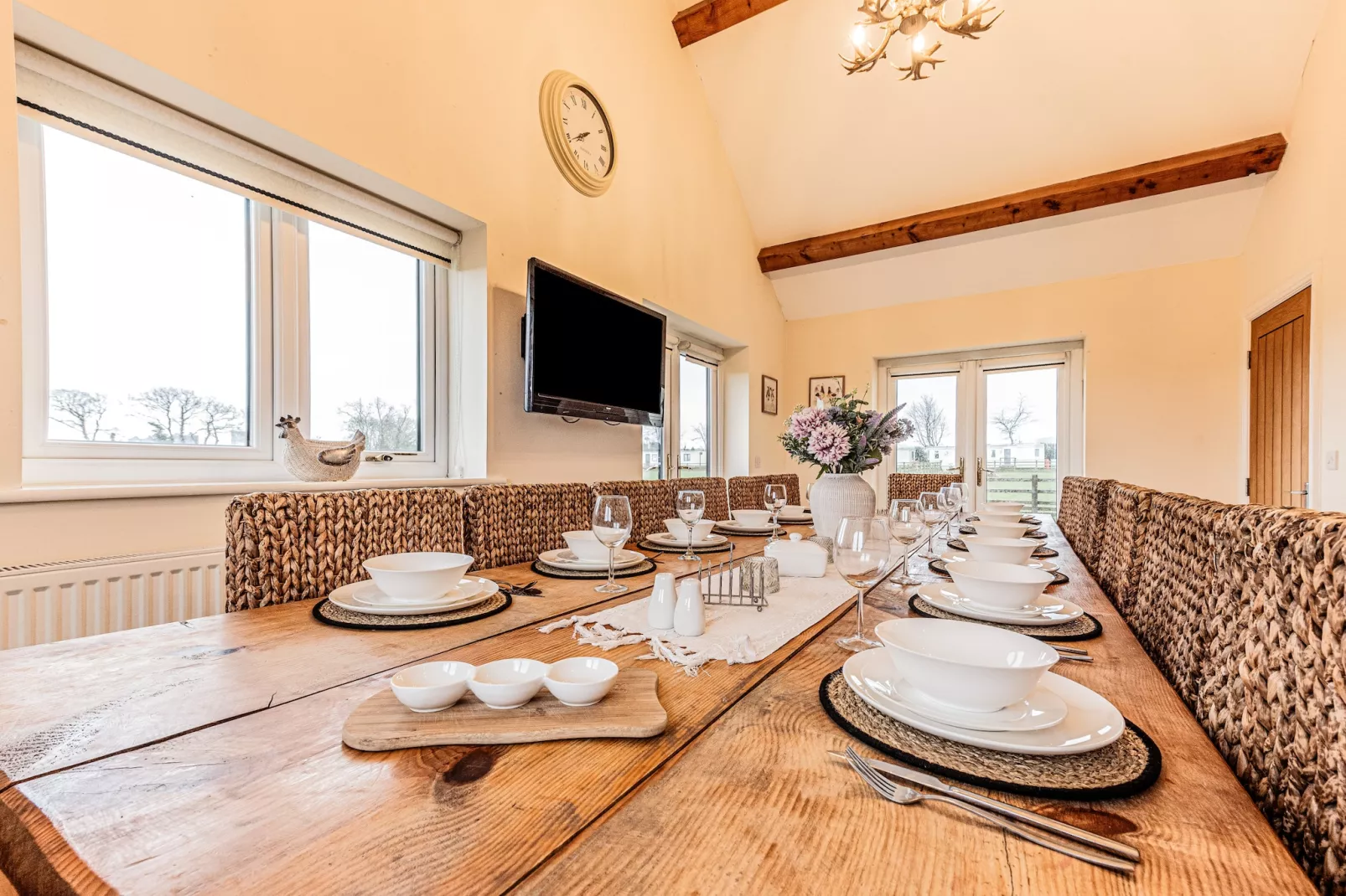 Groes Faen Bach Farmhouse-Dining room