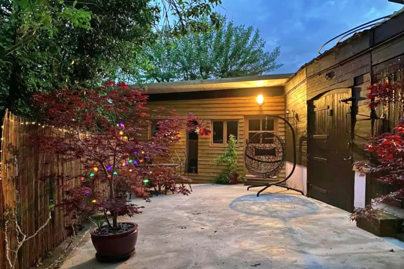 Hilltop Stable-Outdoor