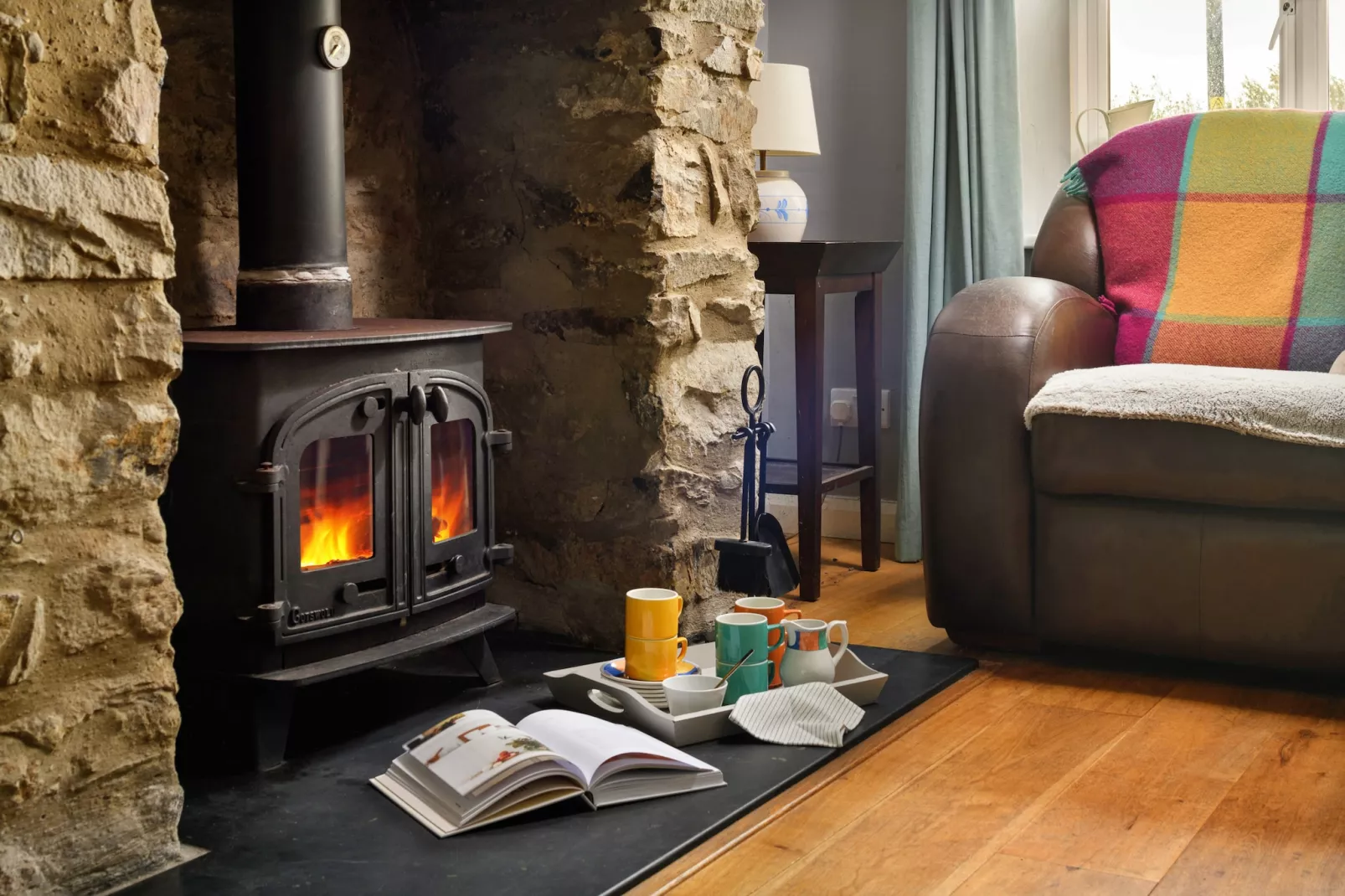 Bodlawen Holiday House - Edge of Snowdonia-Living room