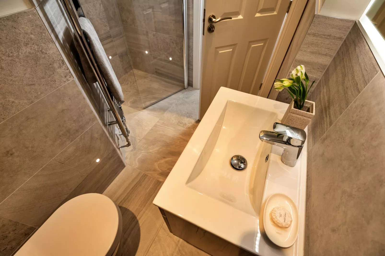 The Old Post Office Apartment 2-Bathroom