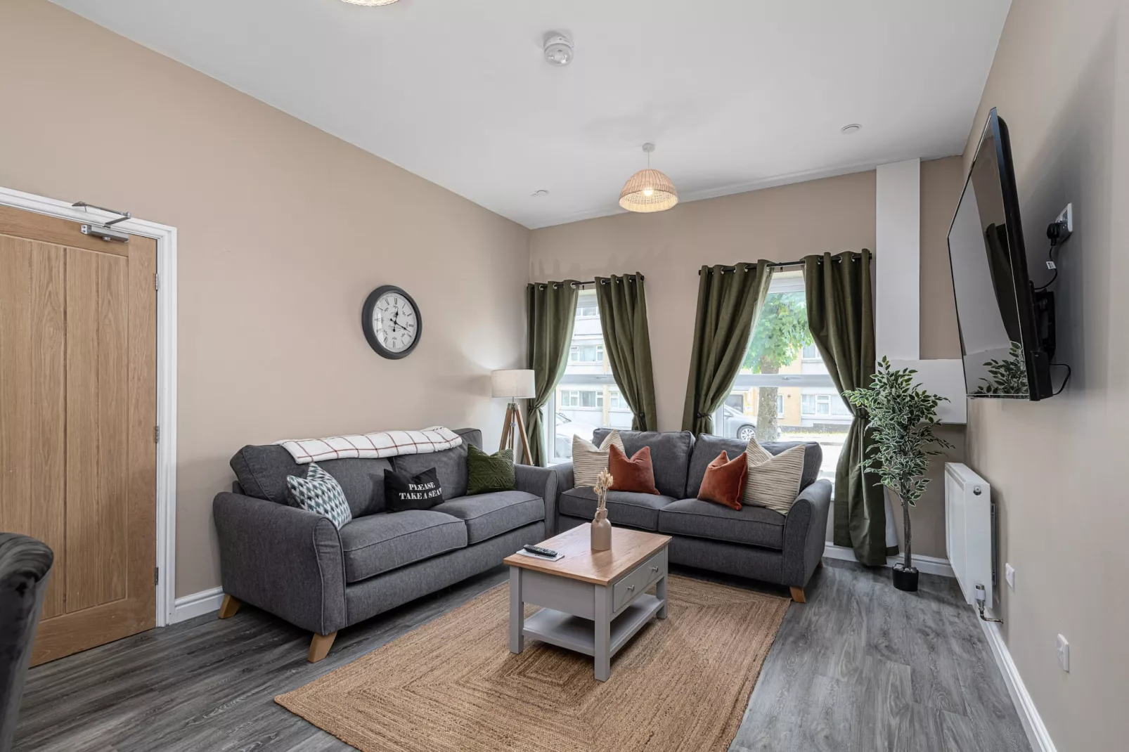 Peace Retreats Apartment - Pwllheli-Living room