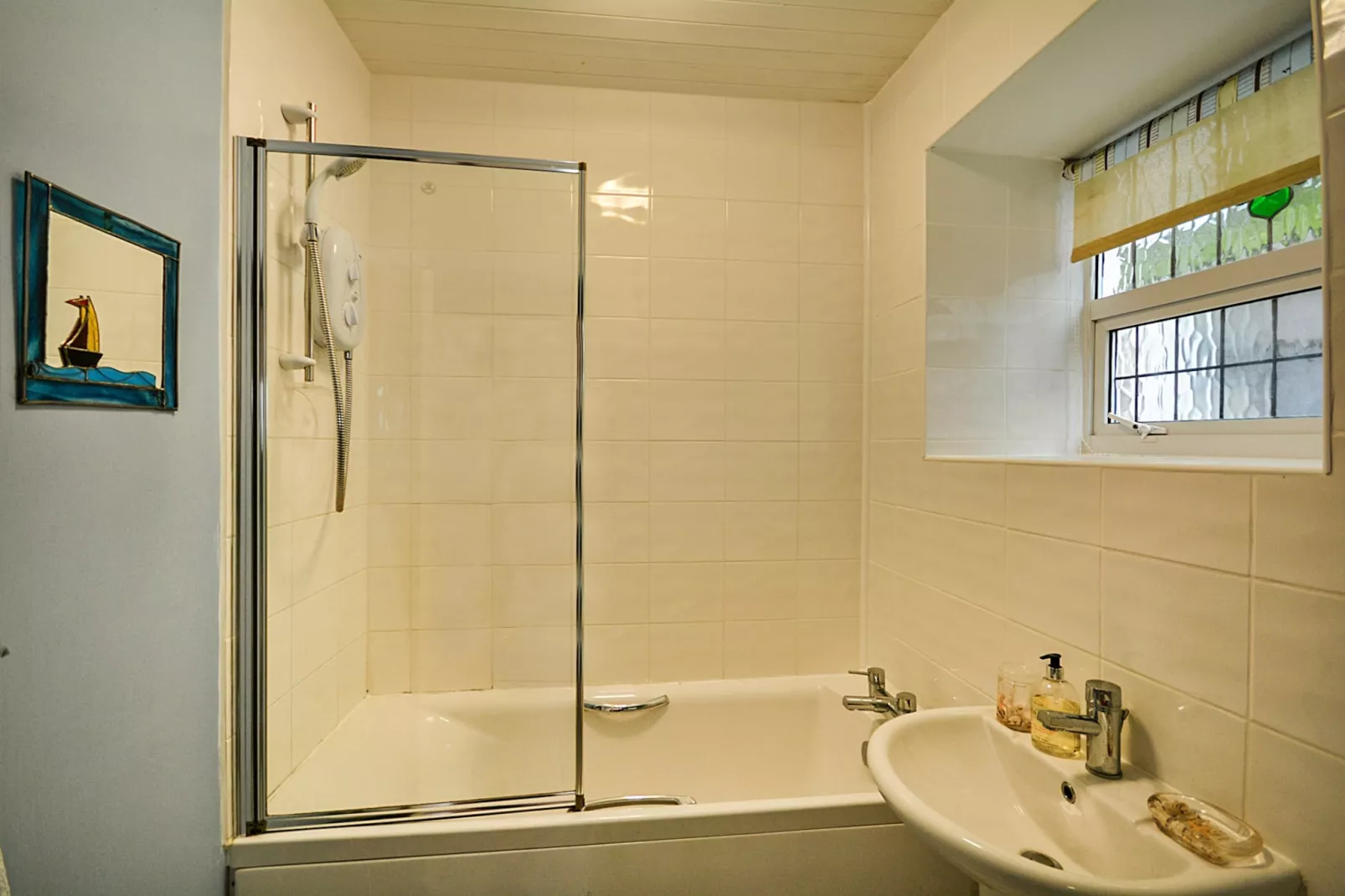 Rose Cottage, Kingsand-Bathroom