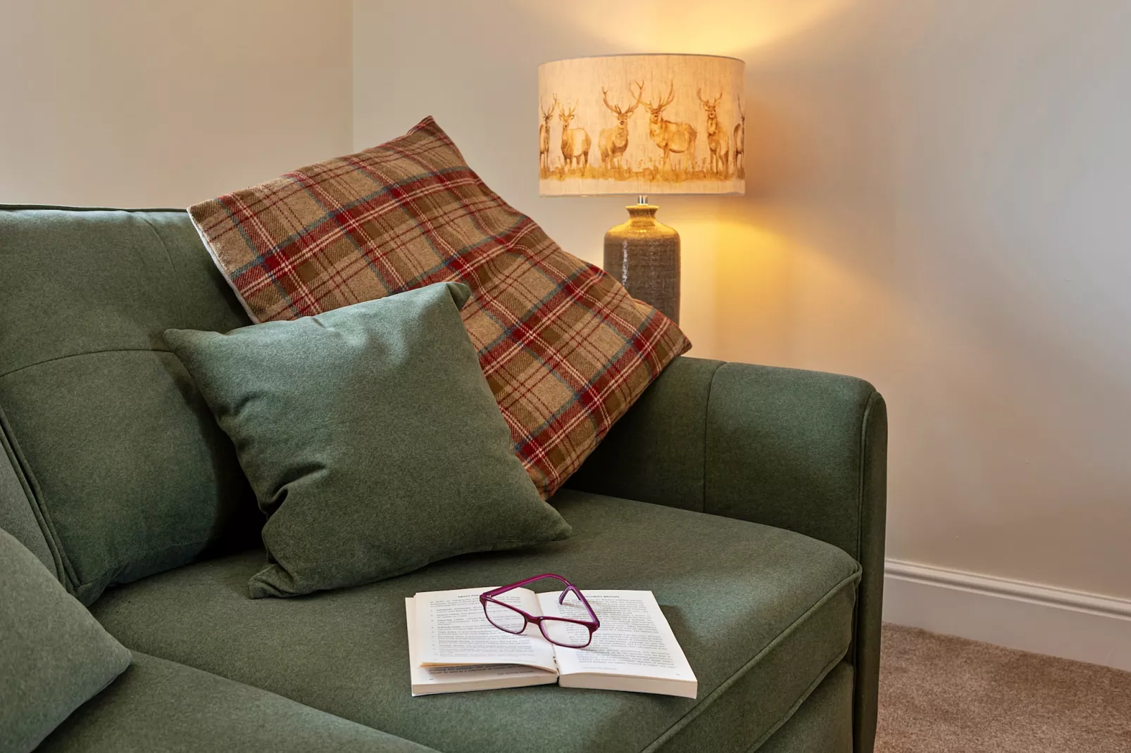 Quarry Lodge-Living room