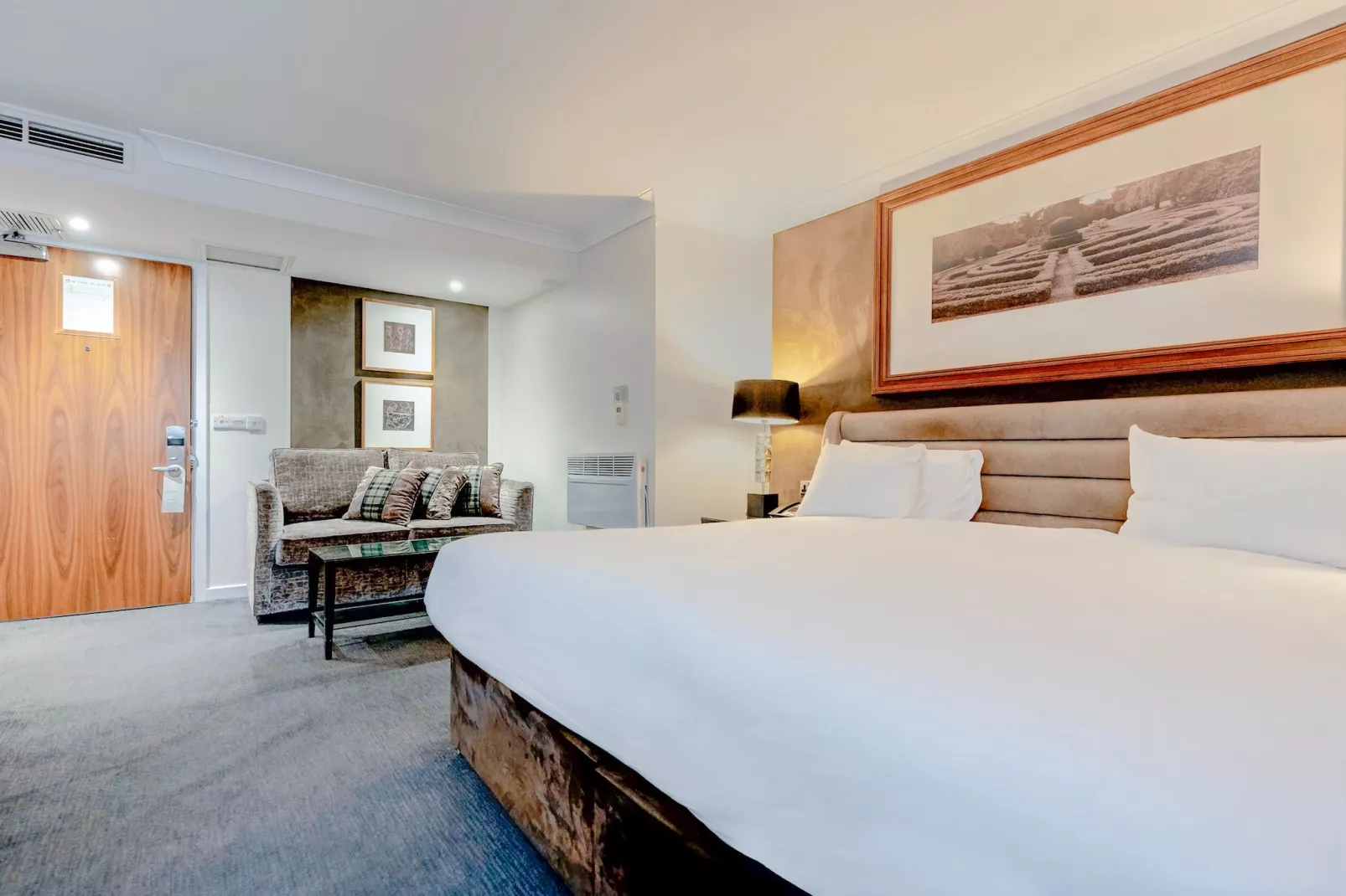Landmark Delx Double-Bedroom