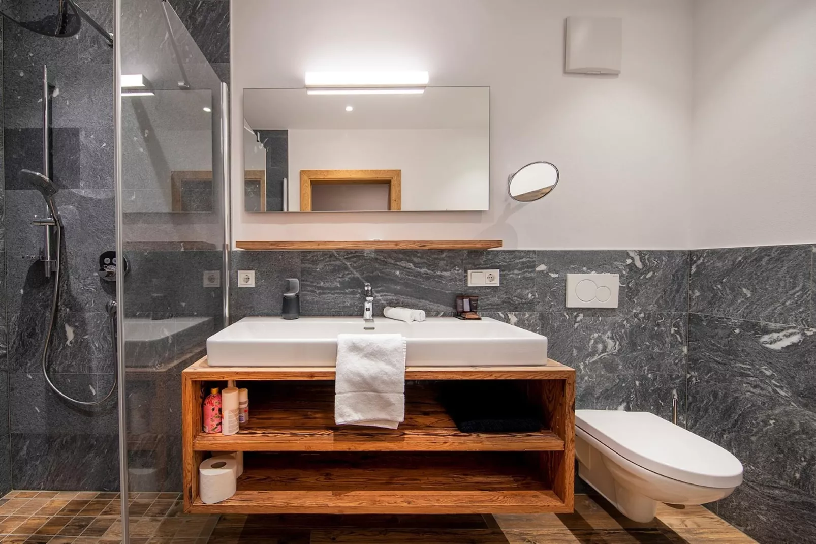 Nationalpark Chalet Gabelspitze-Bathroom