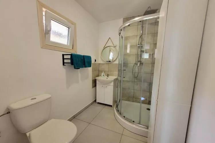 Parterowe domki wakacyjne Borne Sulinowo-Bathroom