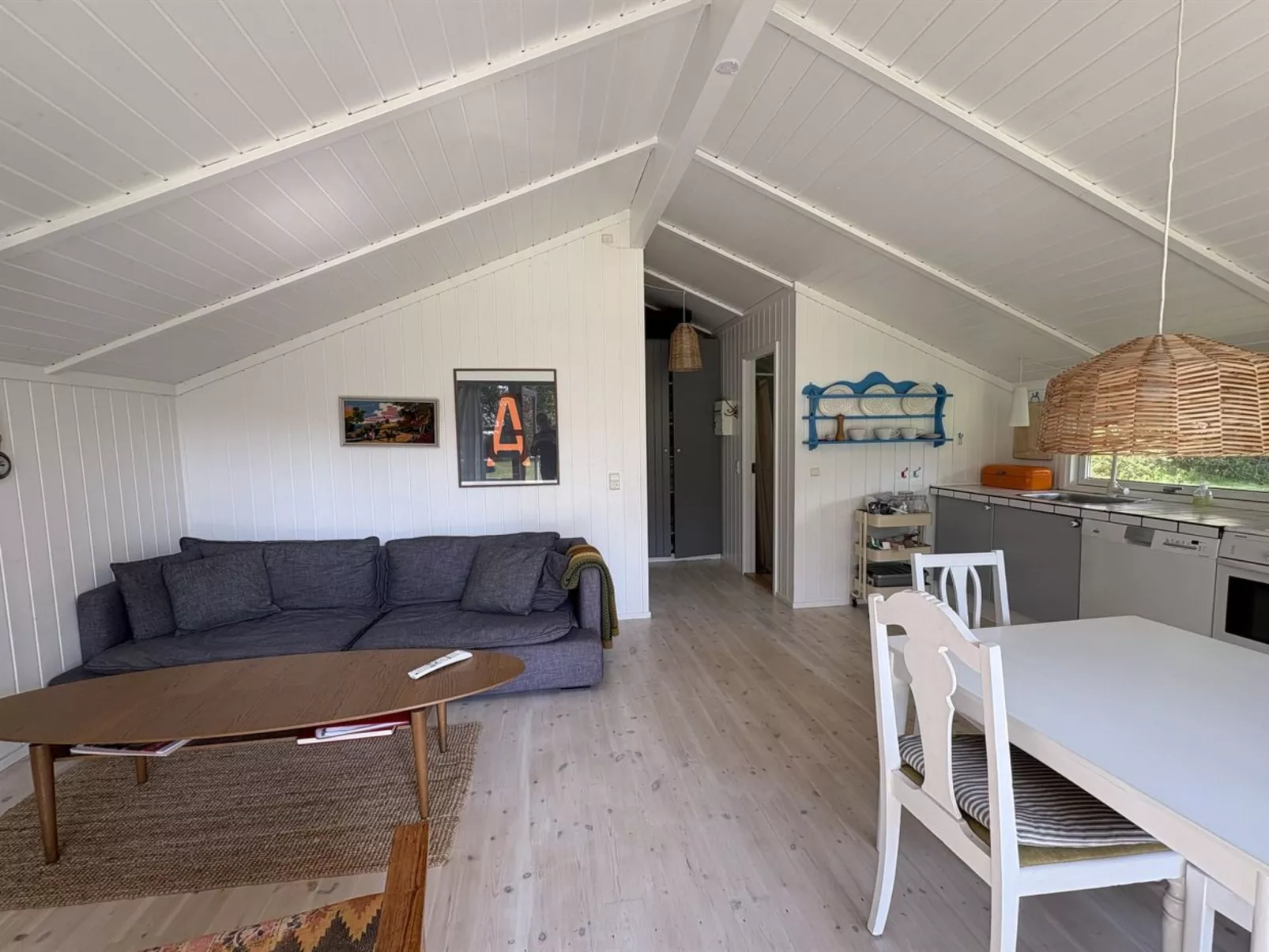 "Nnykka" - 125m from the sea-Inside
