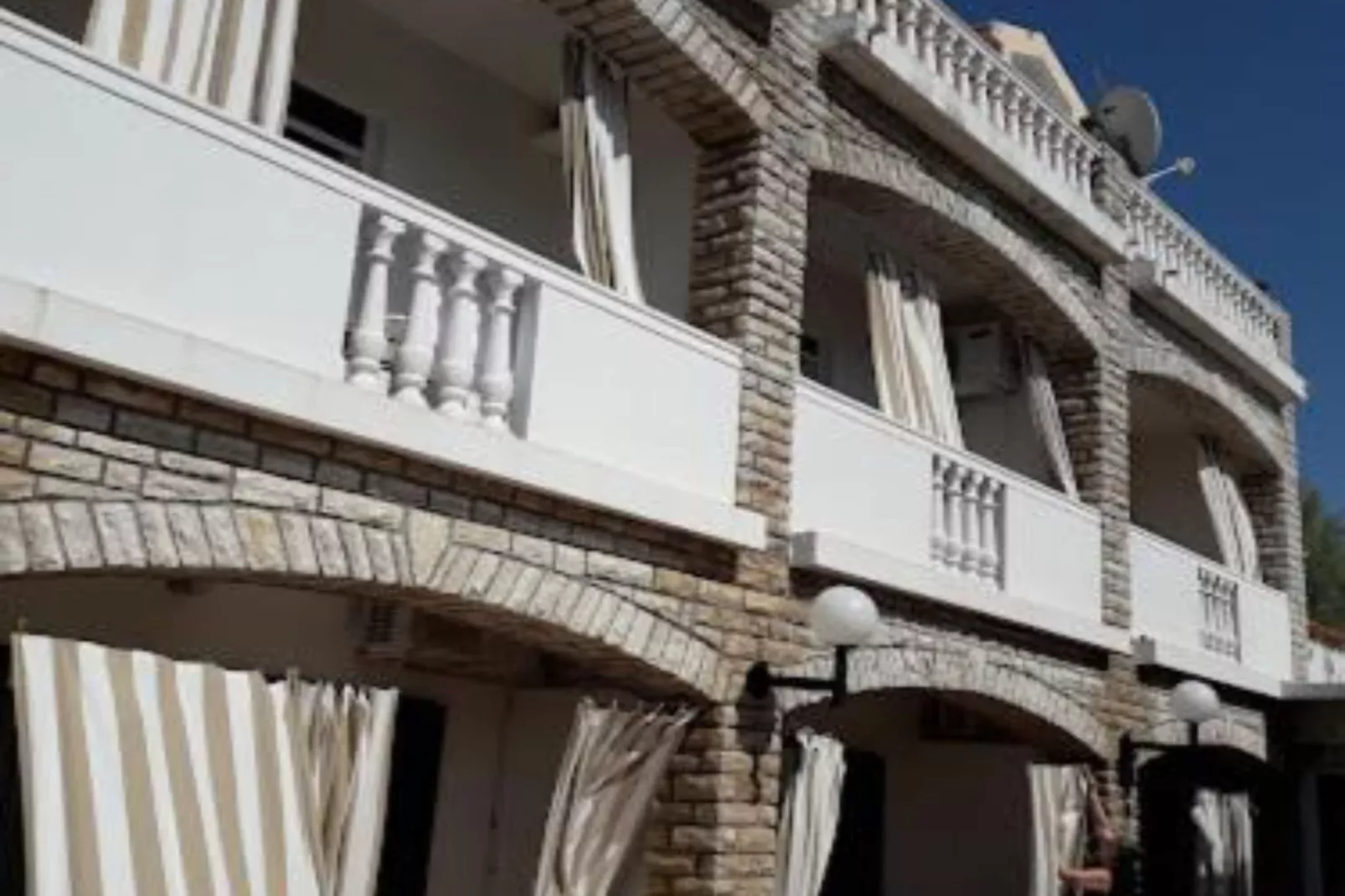Pansion Tony Pag - Apartment with Balcony and Sea View 101-Außenbereich