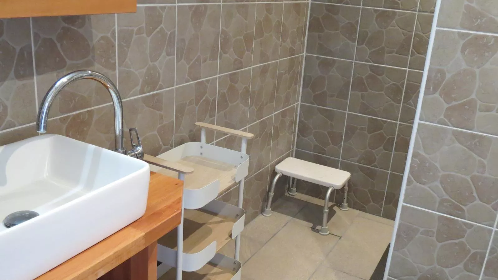 Résidence Poulain-Bathroom