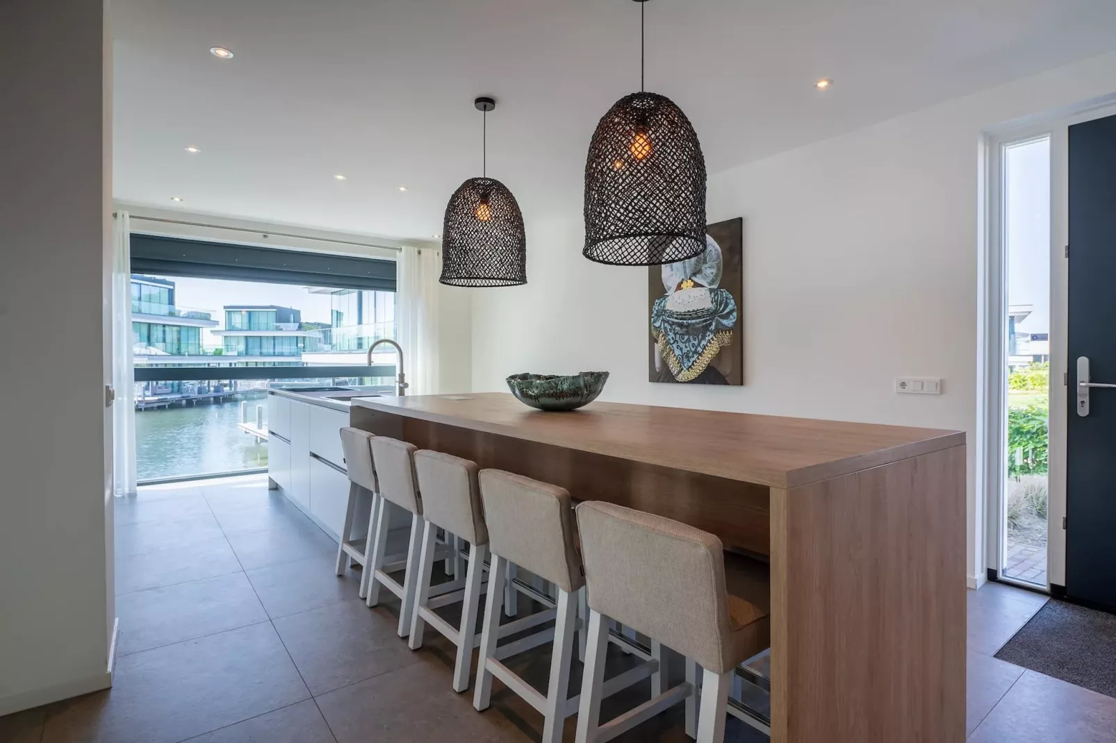 Harbour Village 5-Dining room