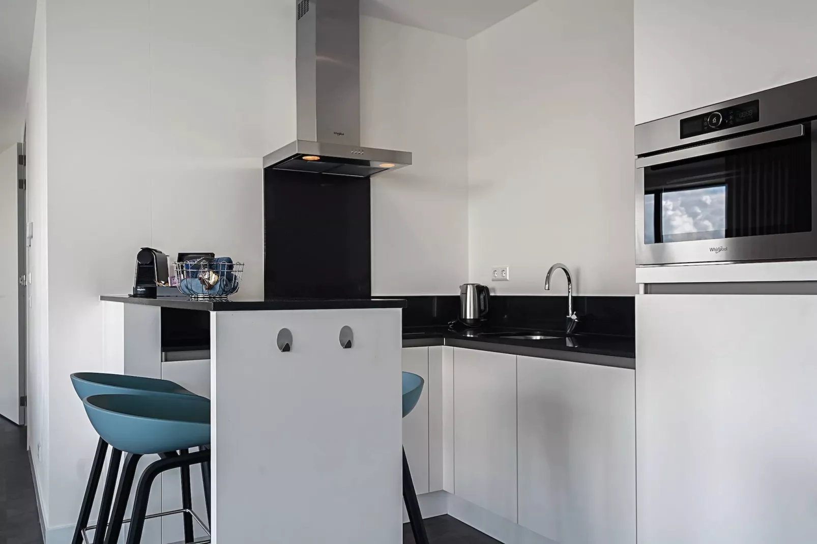 Breskens Apartments & Penthouses 10-Kitchen