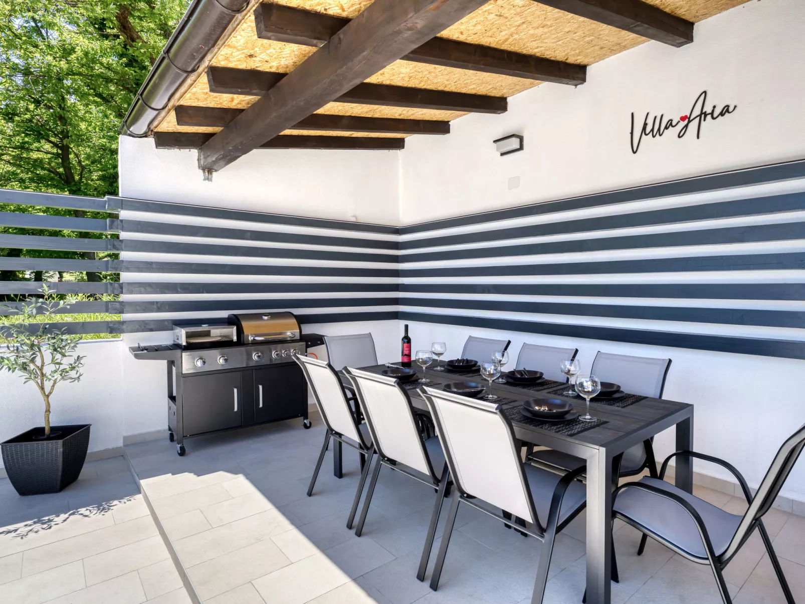 Villa Aria-Outside