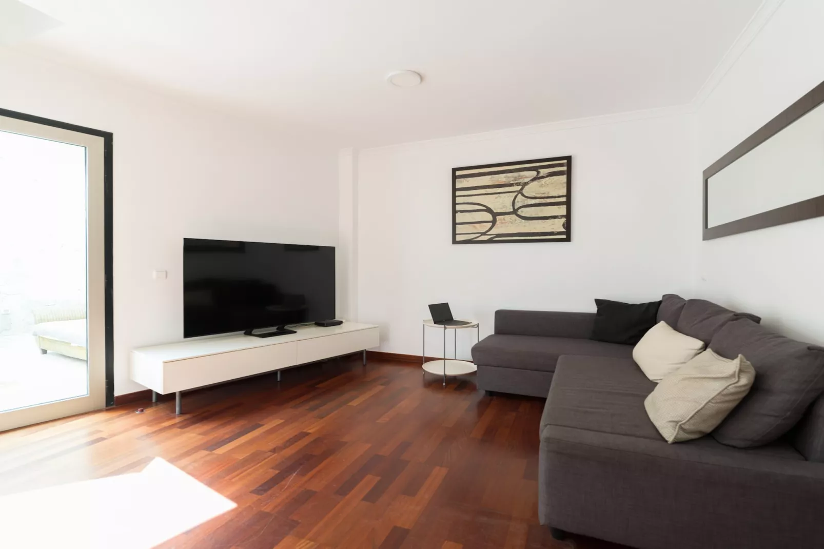 Puente de Piedra-Living room