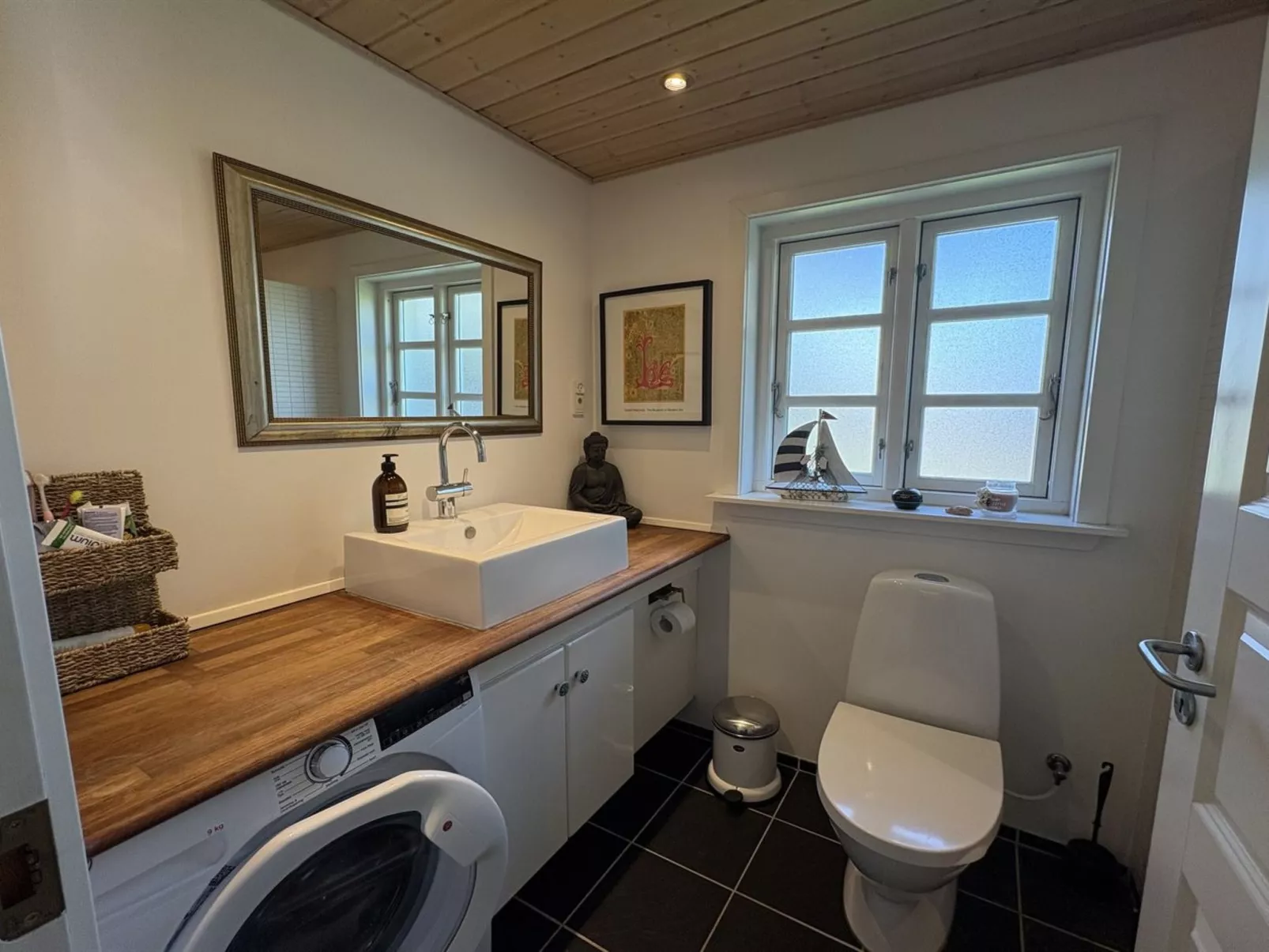 "Veljan" - 1.2km from the sea-Inside