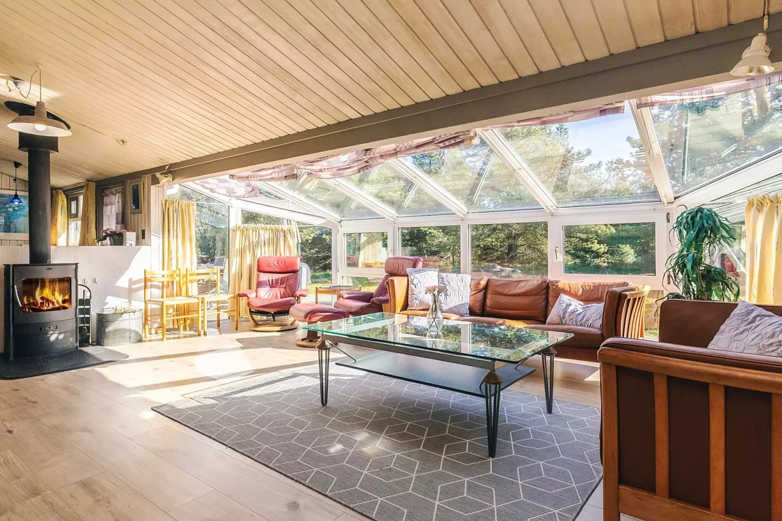 Secluded Pool Retreat - By Traum Ferienwohnungen-Indoor