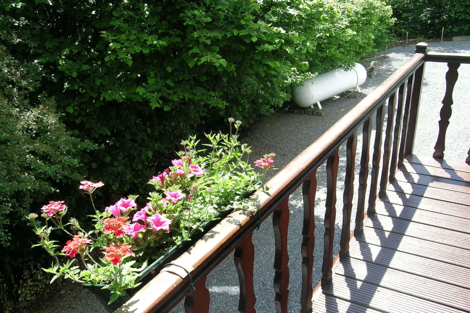 Domaine De L'Ecureuil 5-Gardens summer