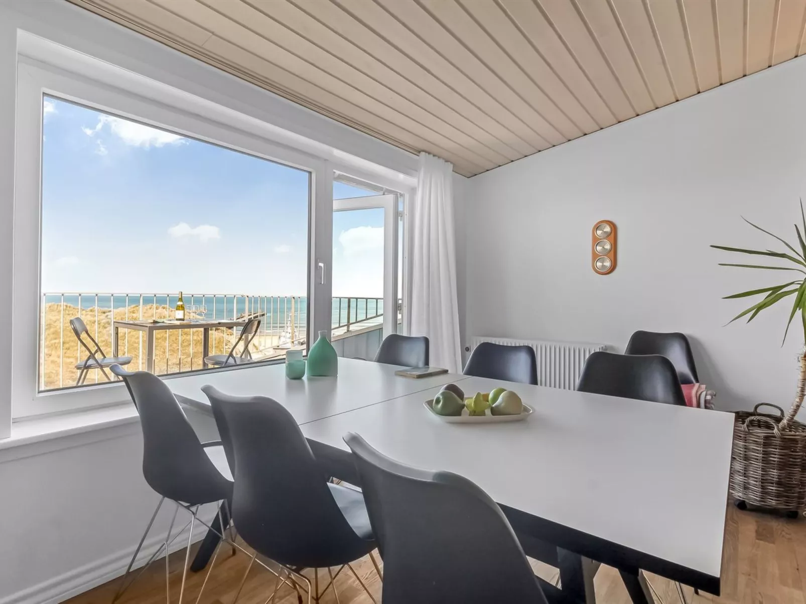 "Britta" - 100m from the sea-Inside