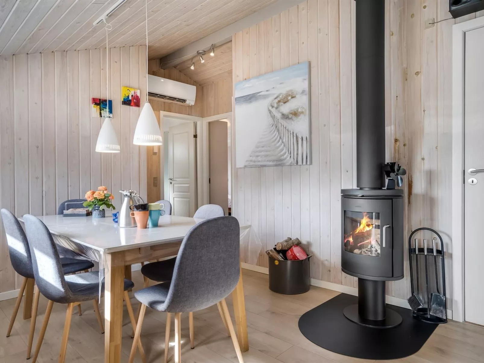 "Richardine" - 850m from the sea-Inside