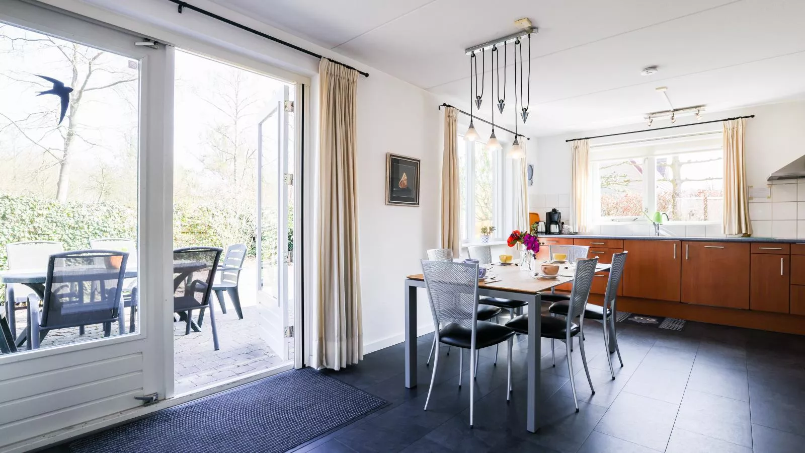Landhuis 42-Dining room