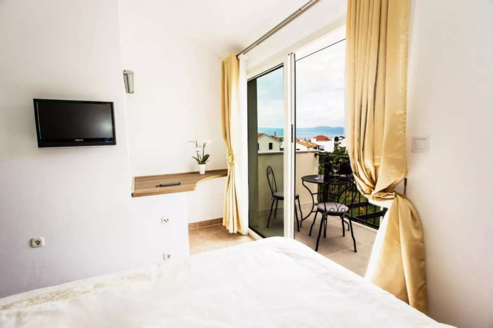 Villa Suzy Lux- Duplex Two Bedroom Villa with Swimming Pool and Sea View-Bedroom