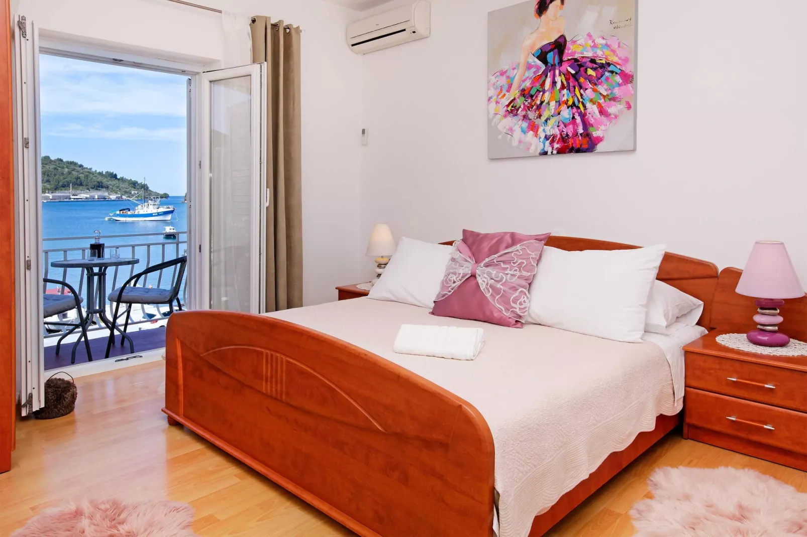 Sunshine Apartment Doda - Three Bedroom Apartment with Balcony and Sea View-Bedroom