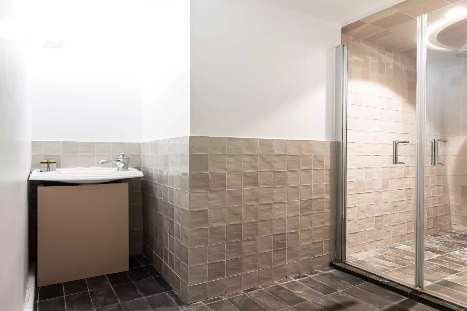 EC-2-COMMINES-Bathroom