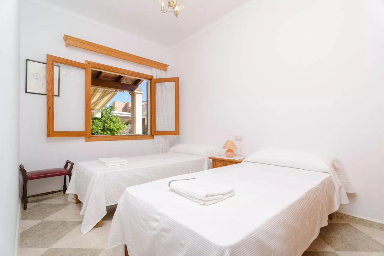Es Port-Bedroom