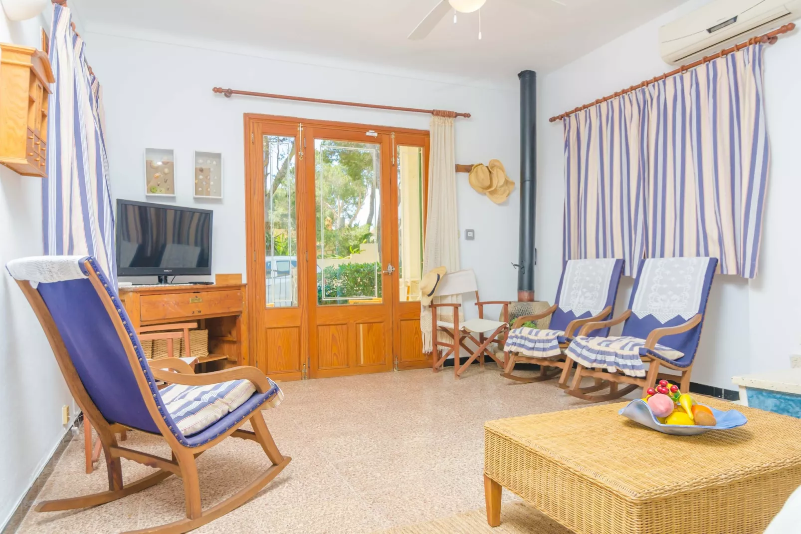 Penya-Living room