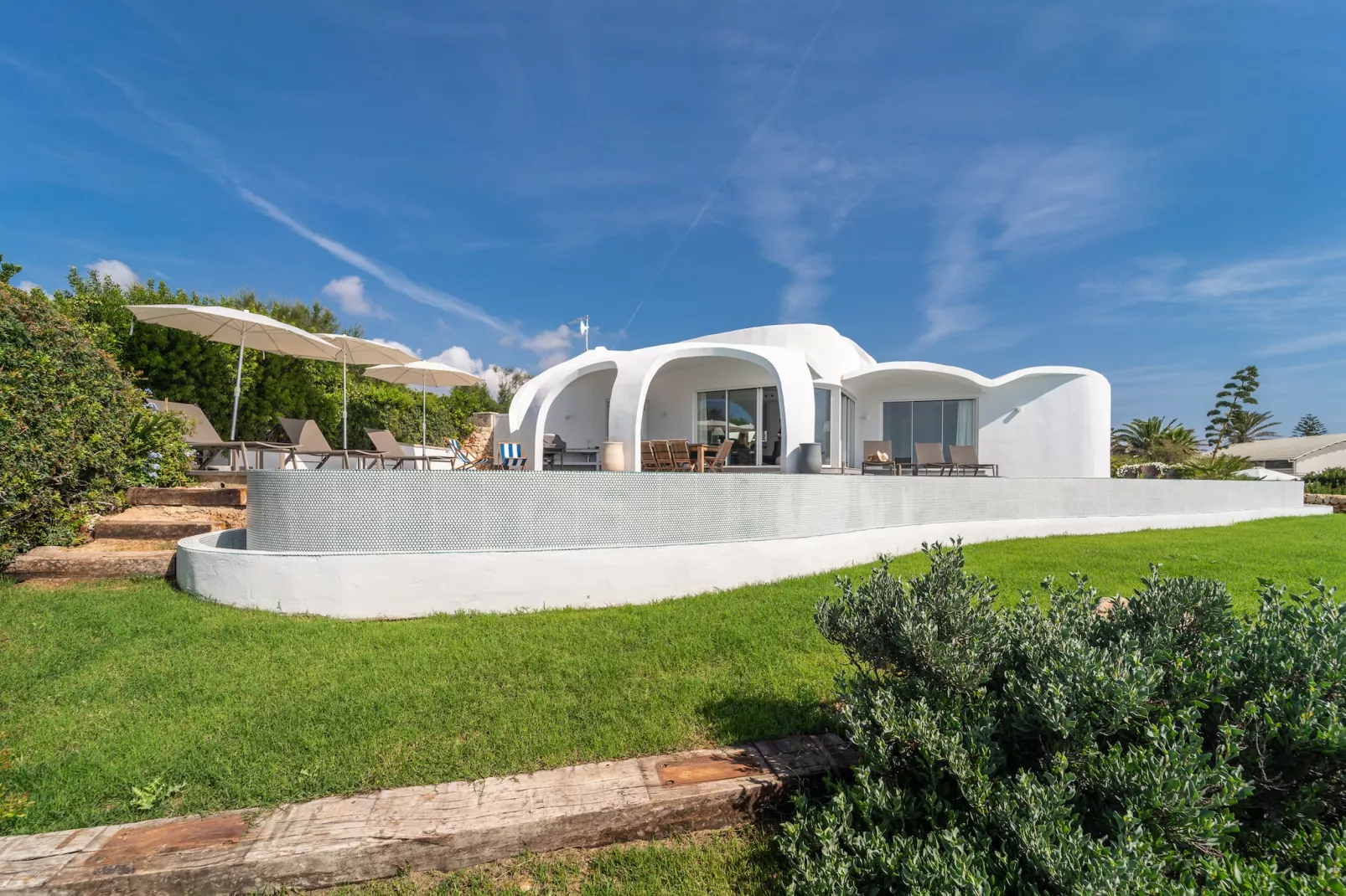 Villa Gaudina-Exterior summer