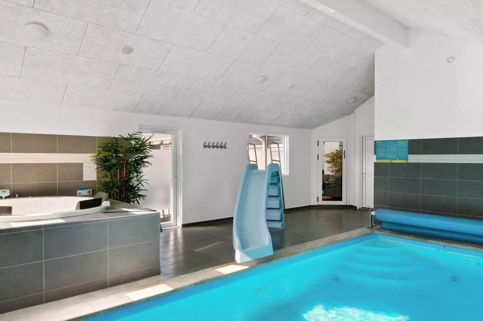 Retraite de luxe avec piscine -- By Traum Ferienwohnungen-Piscine