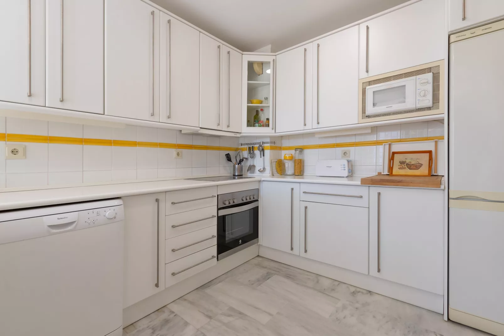 Lunamar-Kitchen