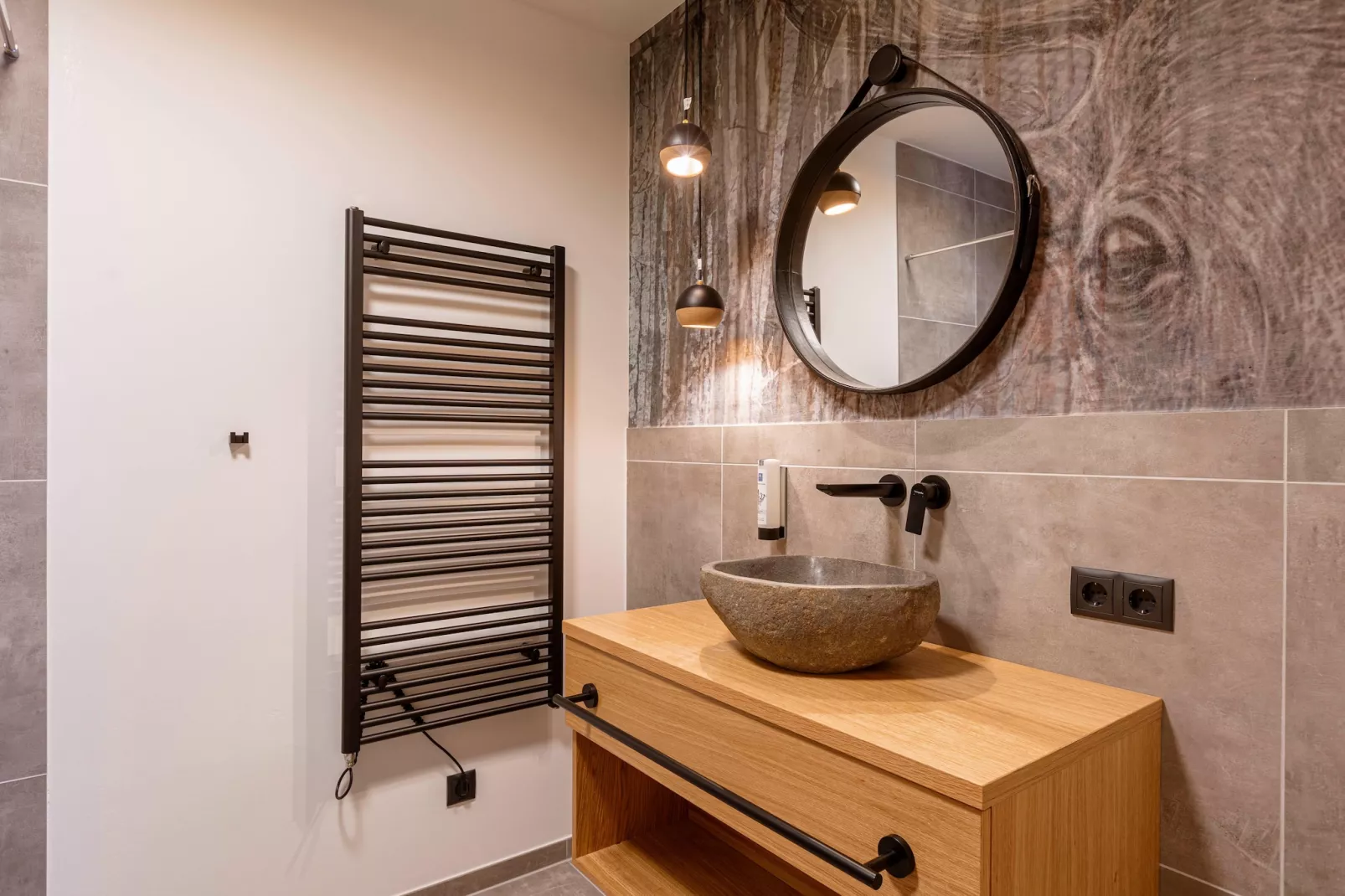 Fiss Suites 4-Bathroom