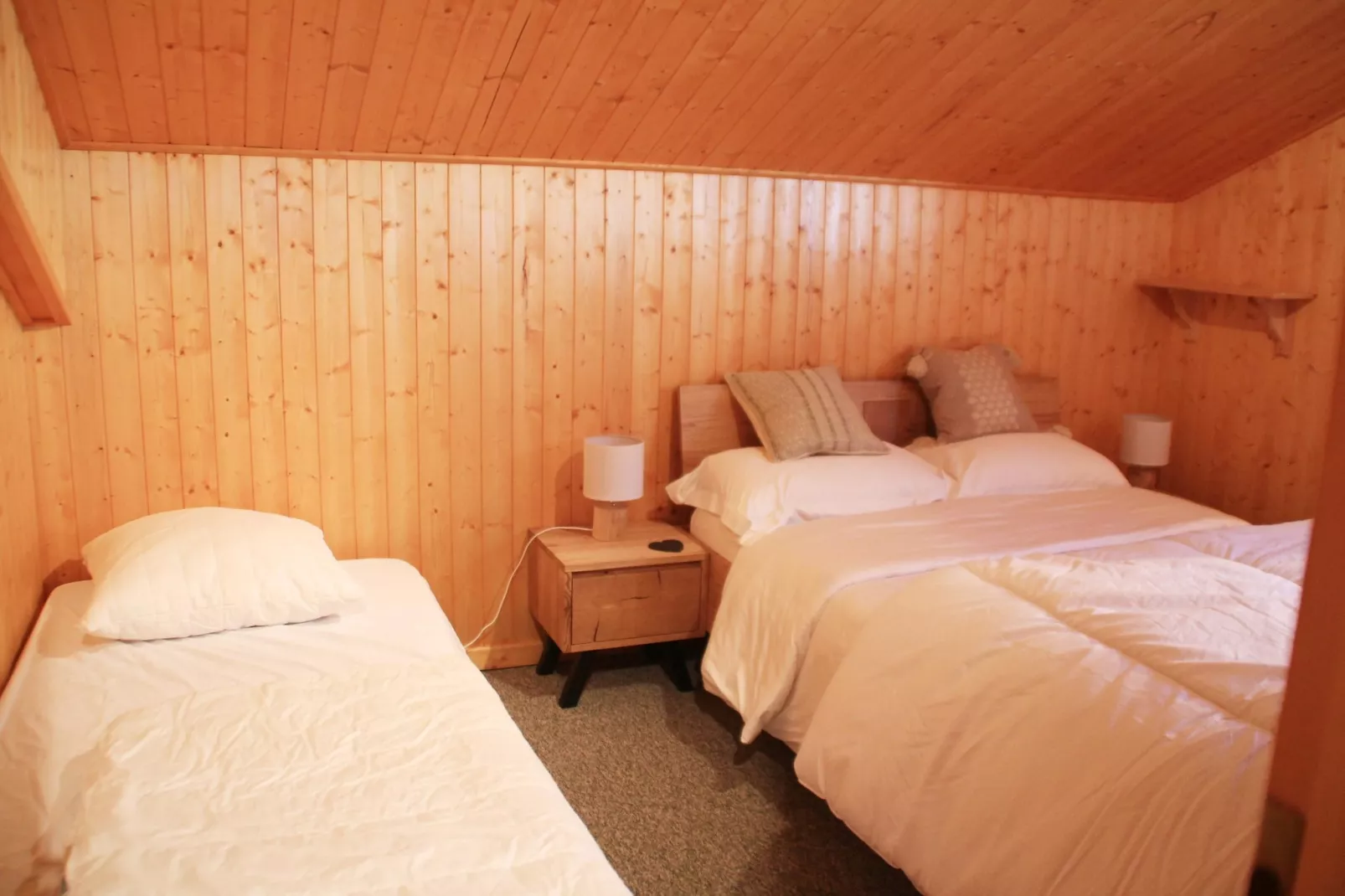 Chalet Ecureuil ECR CHARMING & NATURE 5 Pers.-Schlafzimmer