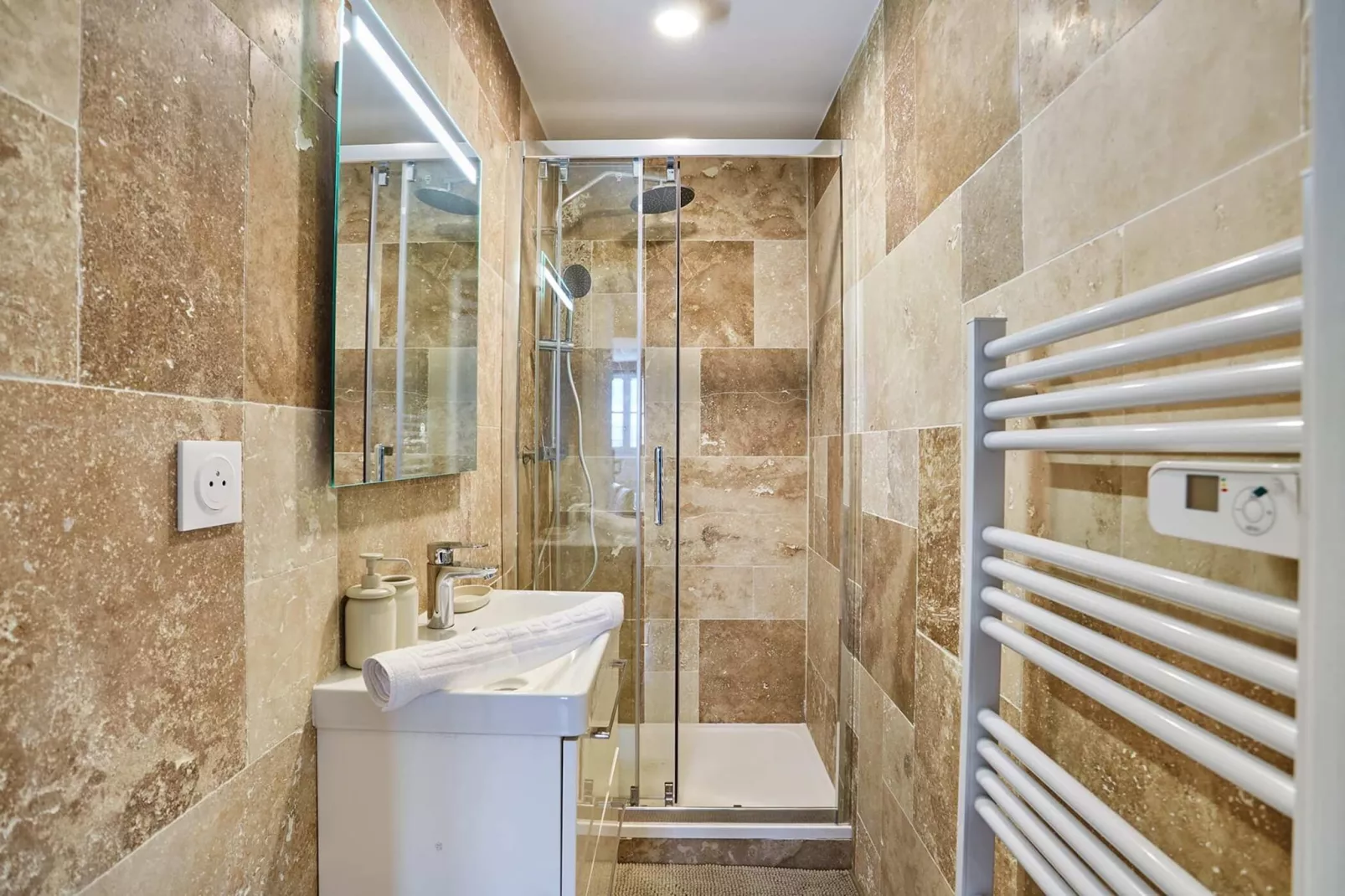 BEAUMARCHAIS 4 5G 2-Bathroom