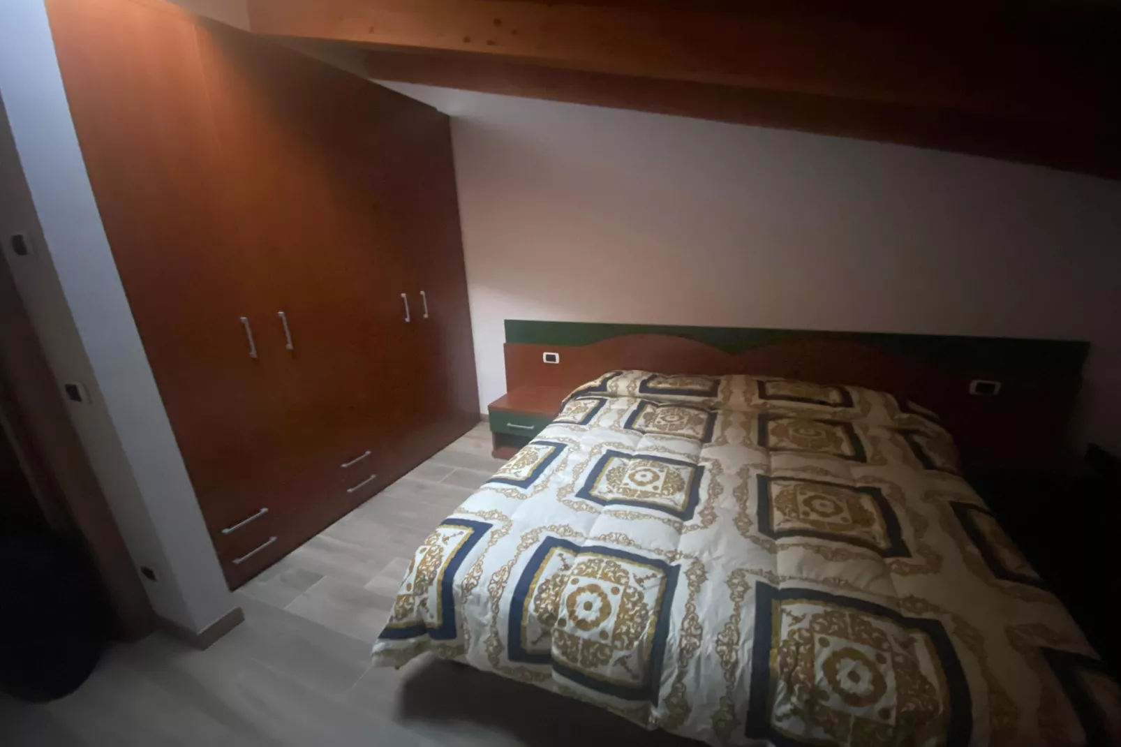 Residence Villa Gianna Limone sul Garda - Trilo Mansarda 4 pax-Bedroom