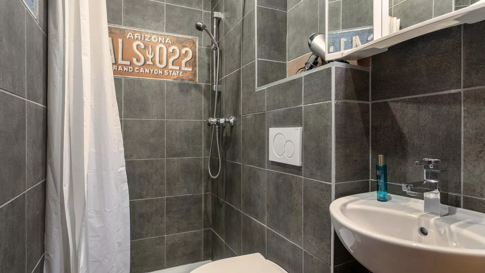 Schweizerhof Margrith-Bathroom