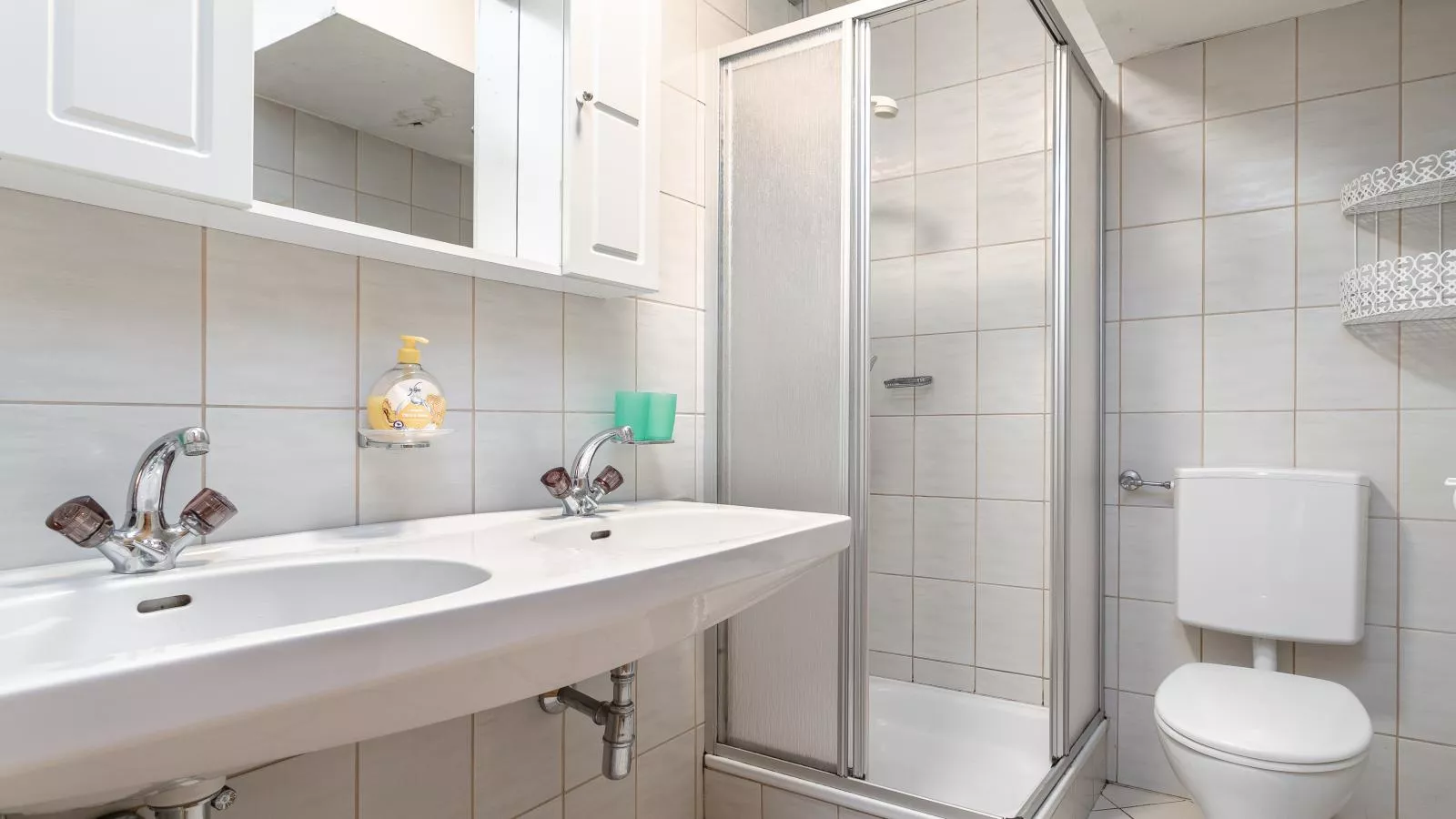 Schweizerhof Ringelblume-Bathroom