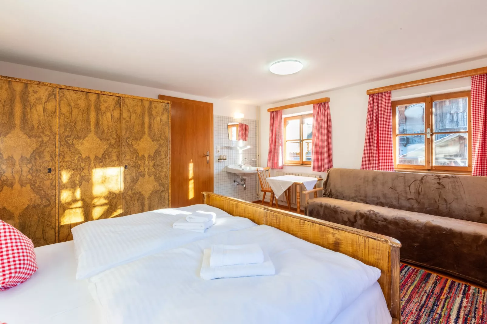 Ferienhaus Die Ginin-Außenbereich Sommer