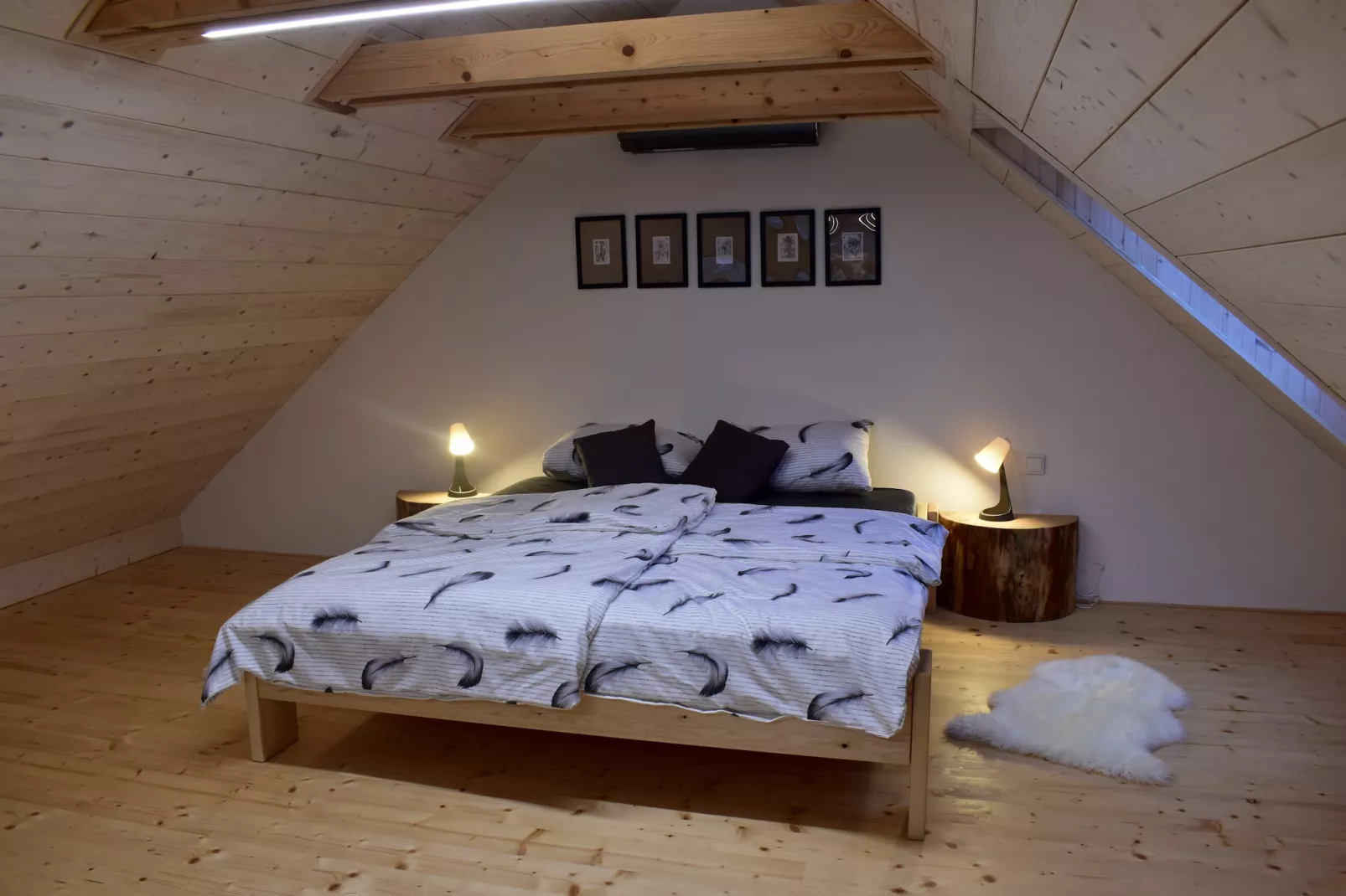Pernstejn VPM019-HC1-Schlafzimmer