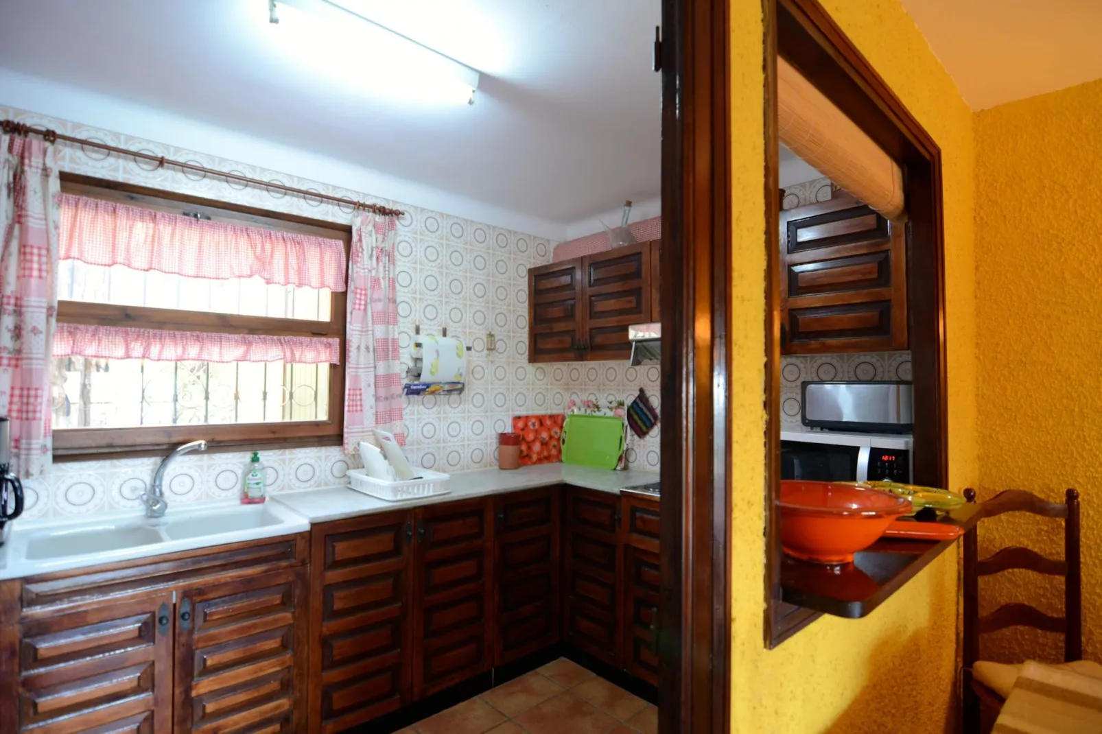 BERNA, 2-Kitchen