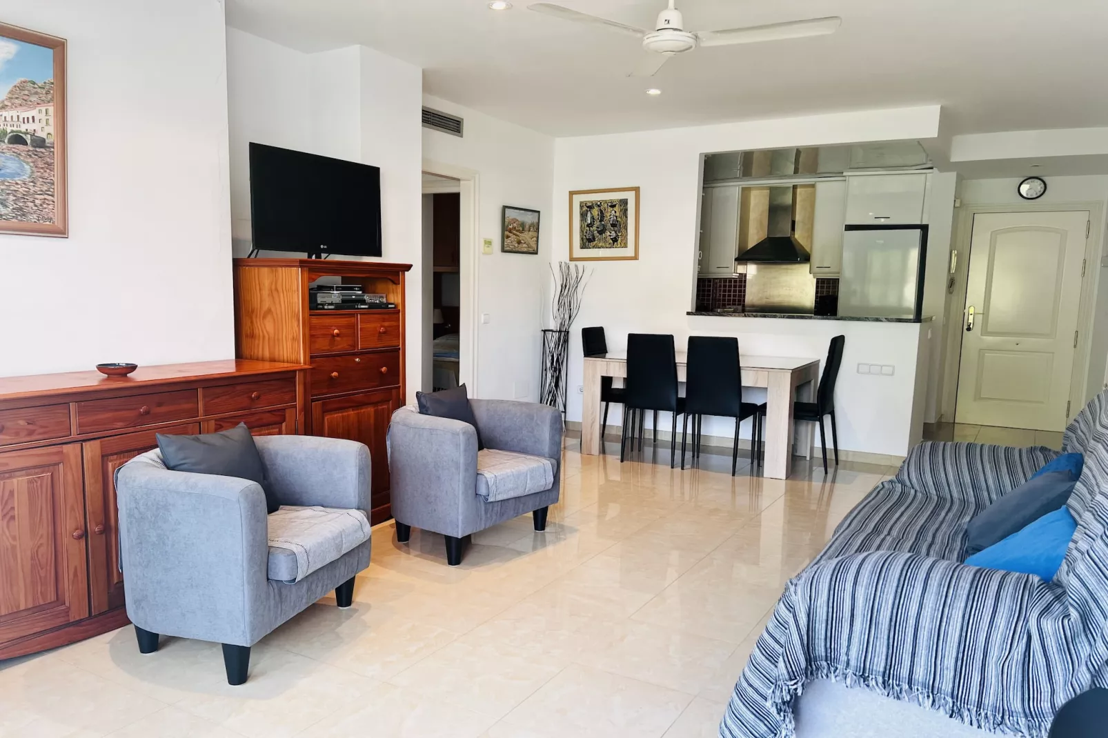 BRISES DEL MAR 3-3-Living room