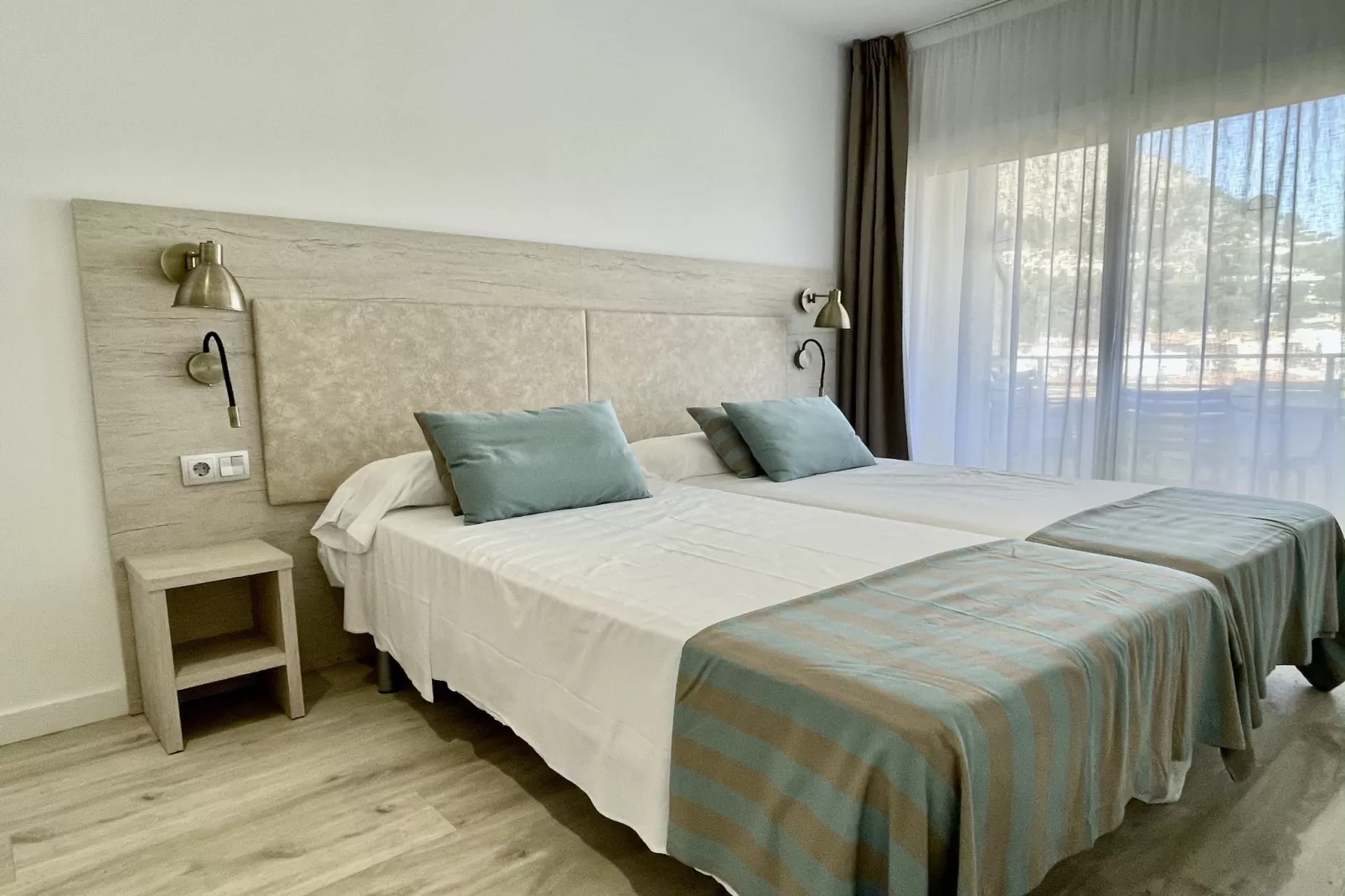 FESTASTAR 405-Bedroom