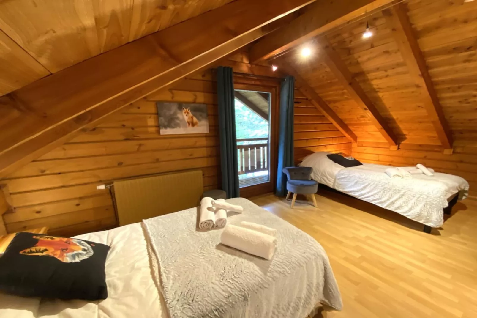 LE RENARD  Chalet en bois au calme-Bedroom