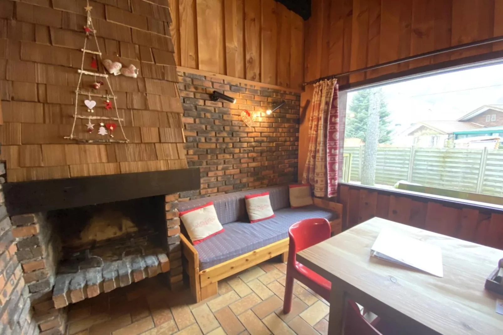 LA POMME DE PIN 1  Appartement avec terrasse-Living room