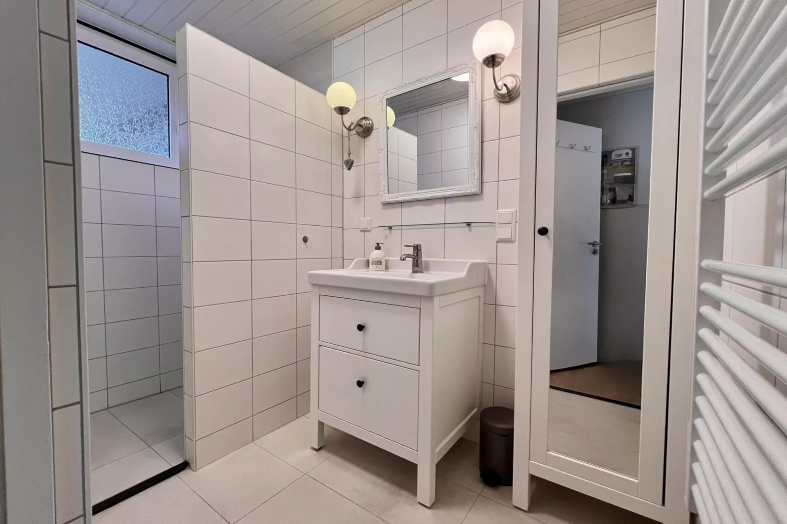 Eureka 102-Bathroom