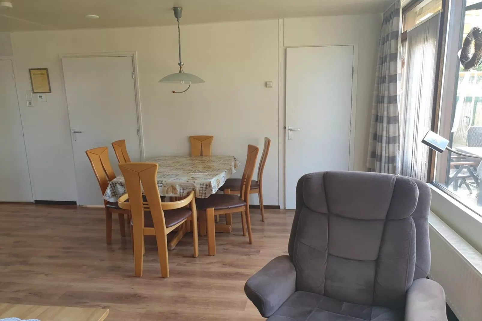 Eureka 9-Dining room