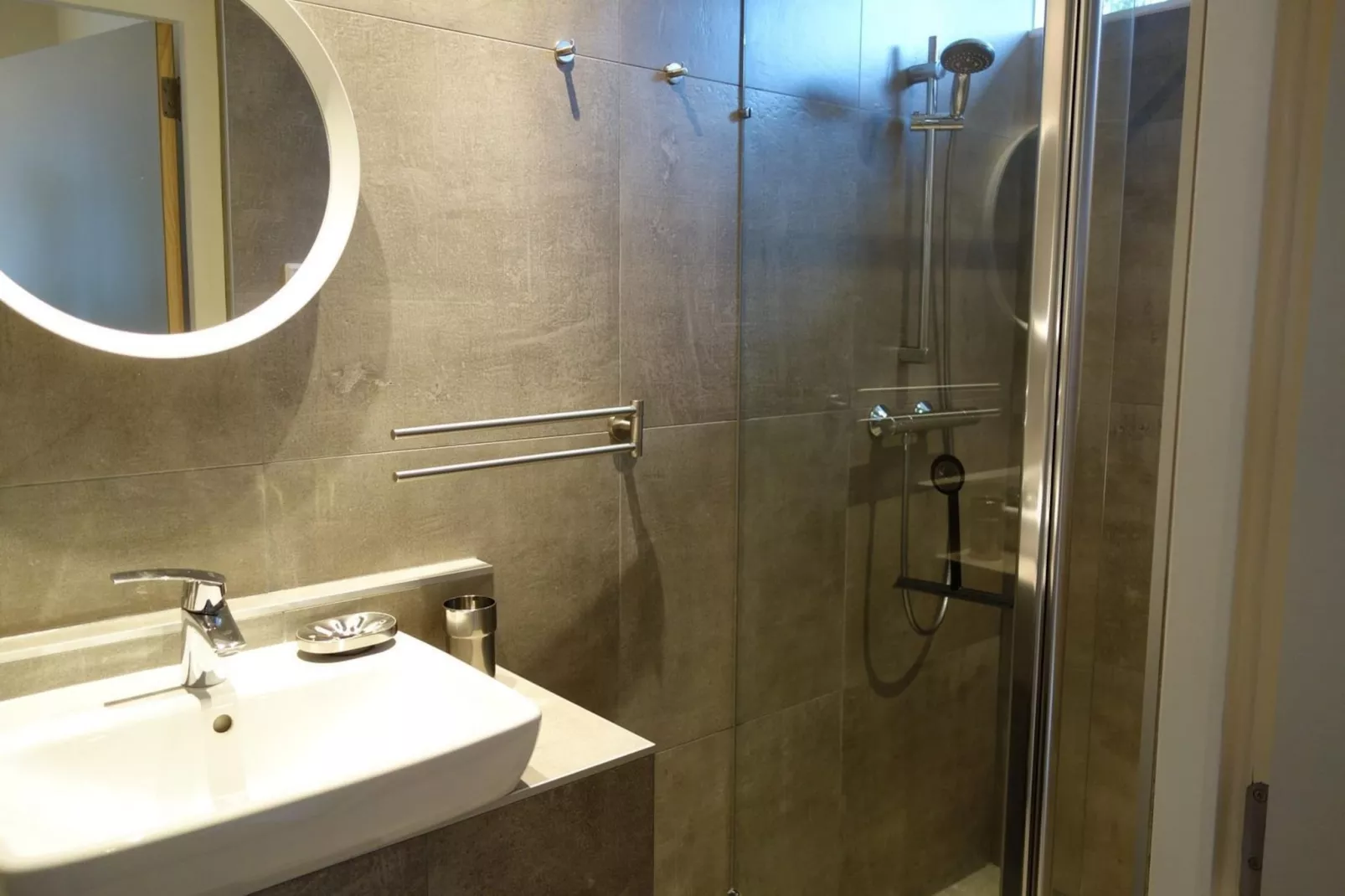 Eureka 68-Bathroom