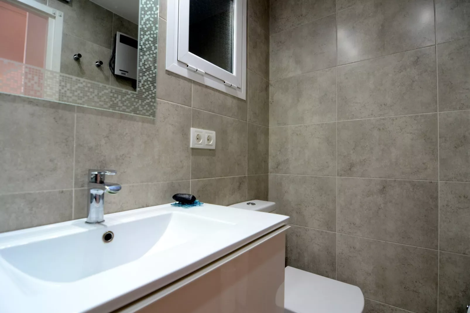 ROCAMAURA III 4-2-Salle de bain